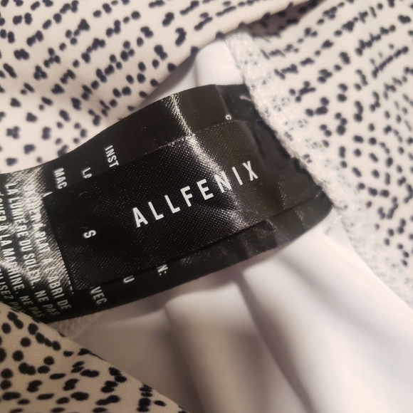 🧿All Fenix Cross Waisted Leggings - Picture 5 of 5